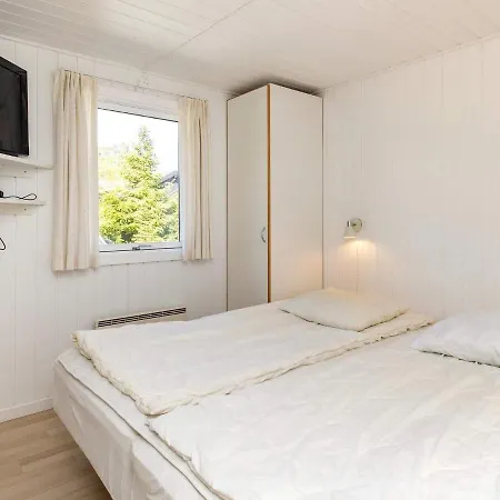 14 Person In Vaeggerlose-by Traum *