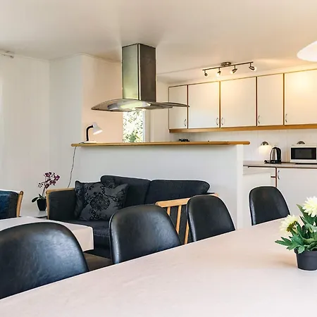 14 Person In Vaeggerlose-by Traum